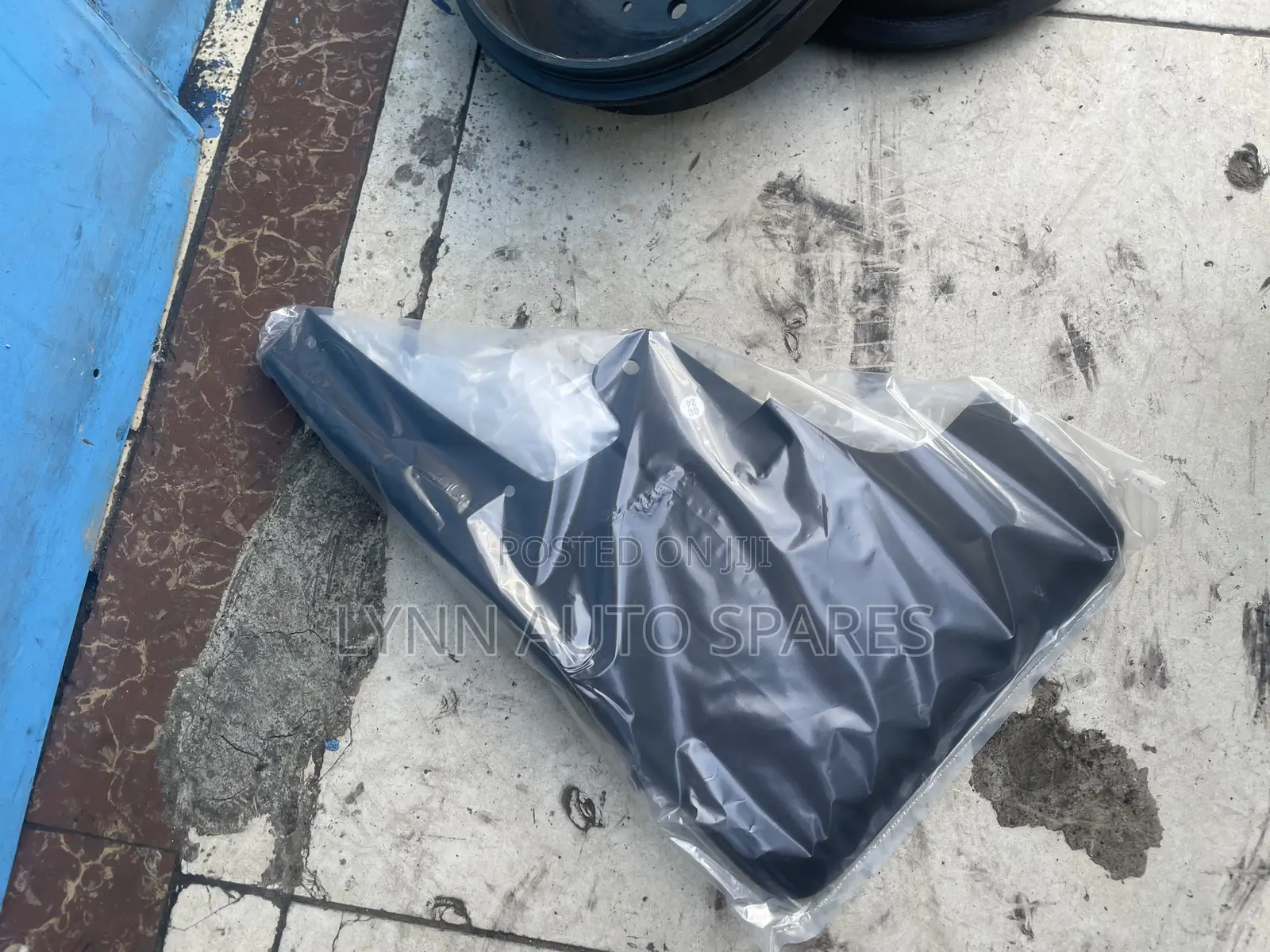 Isuzu Dmax Mad Flap Genuine