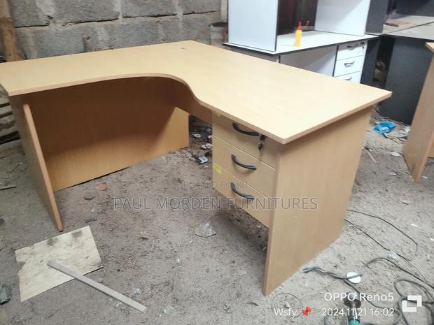 L Shape Office Table - main view