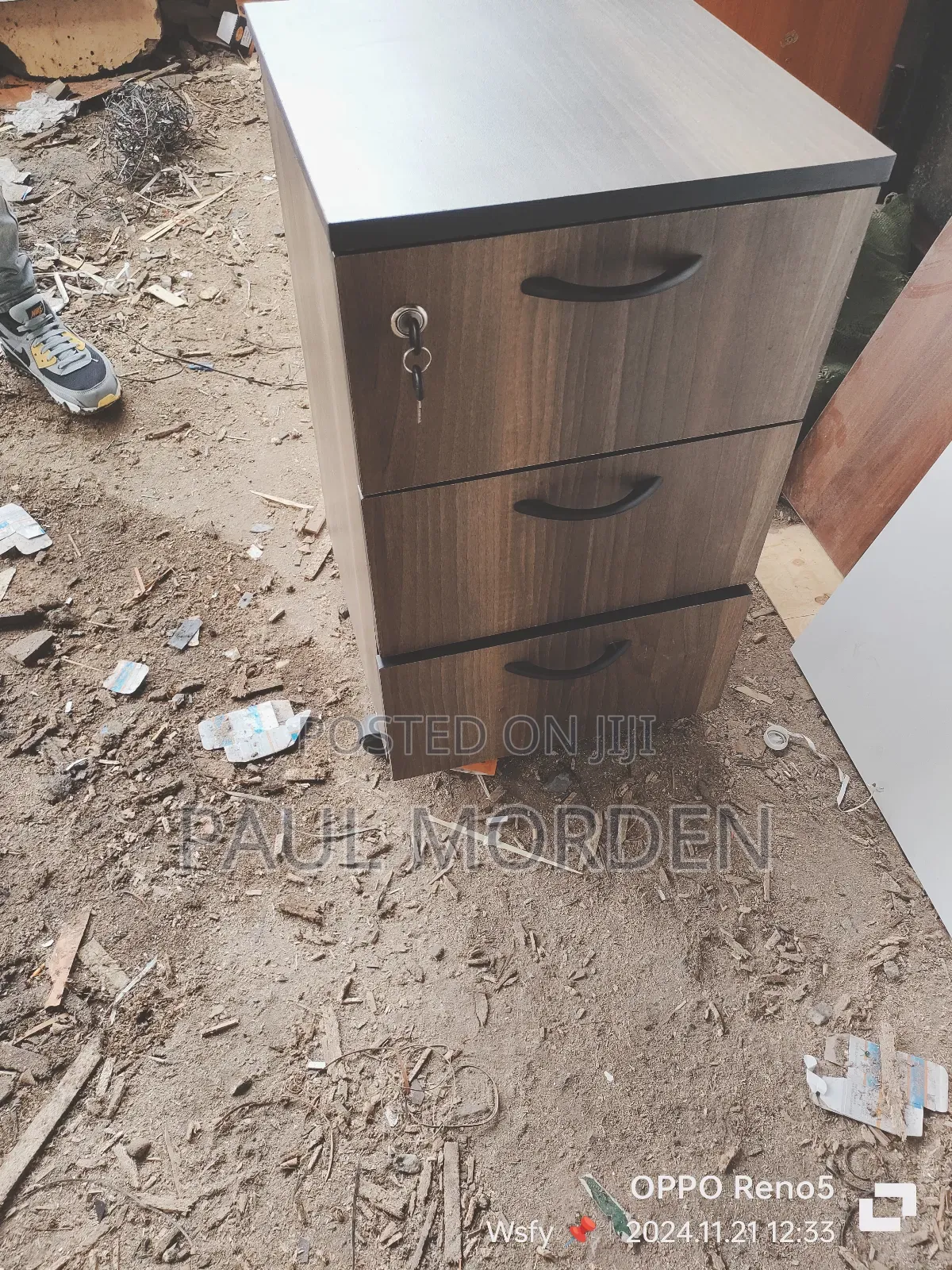Three Drawers Movable Side Drawers