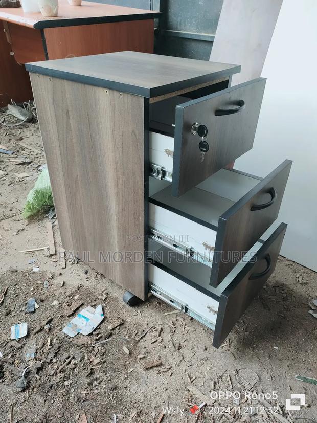 Three Drawers Movable Side Drawers - thumbnail 3
