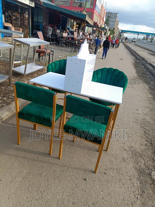 Manicure Set, 4 Sester, 2 Flower Seats, 2 Small Seats - main view