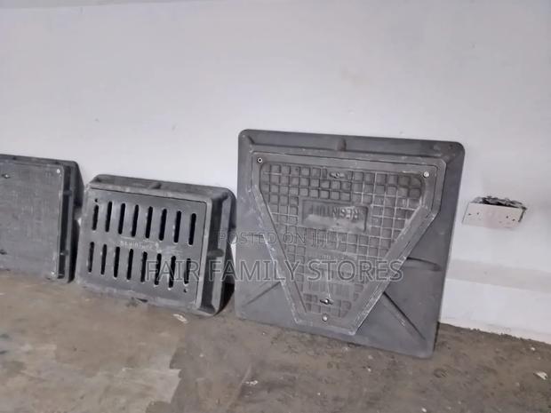 Manhole Cover 700*700 Heavy Duty - main view