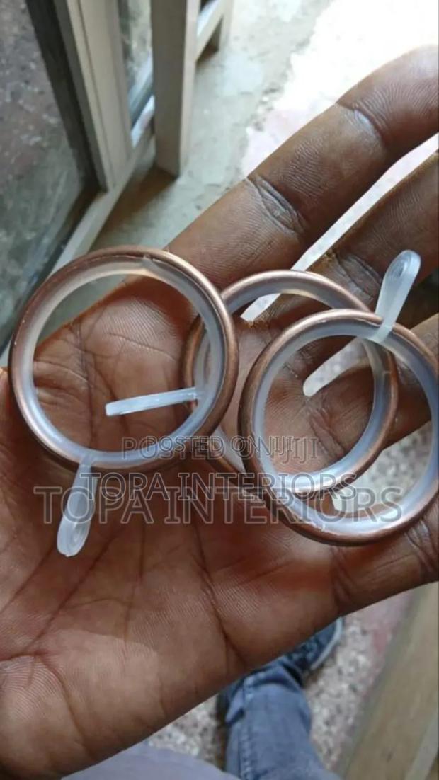 Easy Flow Metallic Drapery Rings With Plastic Rubber