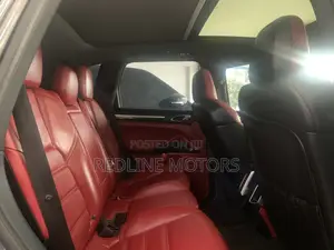 Porsche Cayenne Base AWD 2017 Gray
