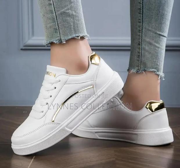 Trendy Sneakers - thumbnail 2