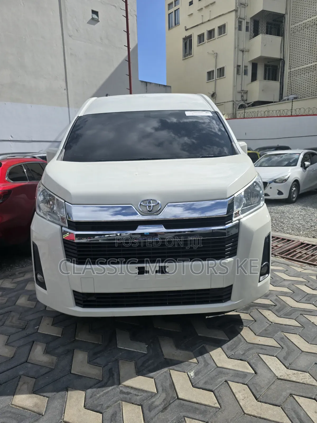 Toyota HiAce 2021 White