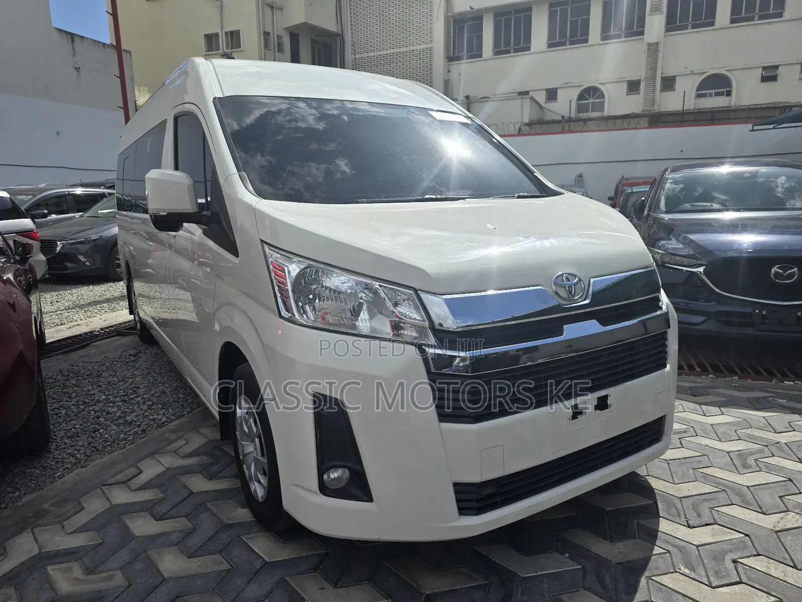Toyota HiAce 2021 White