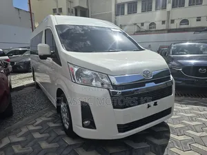 Toyota HiAce 2021 White