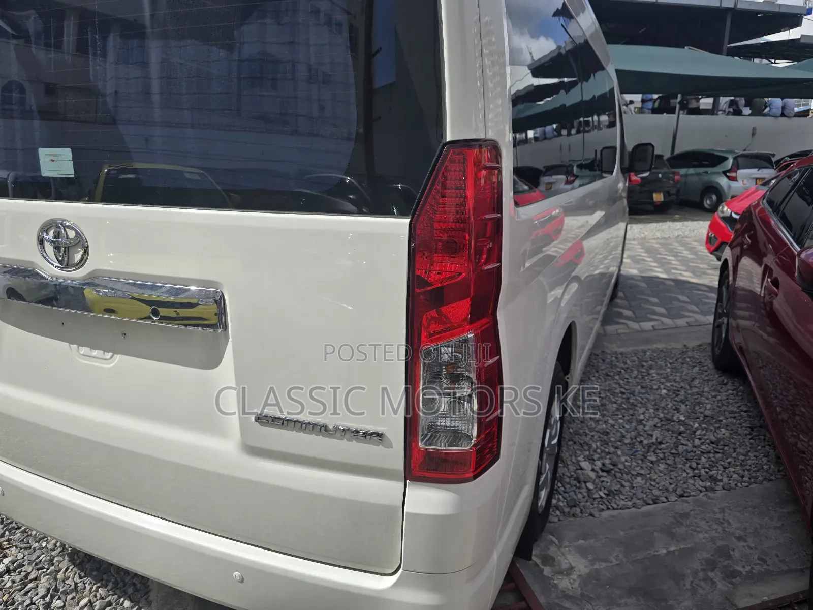 Toyota HiAce 2021 White