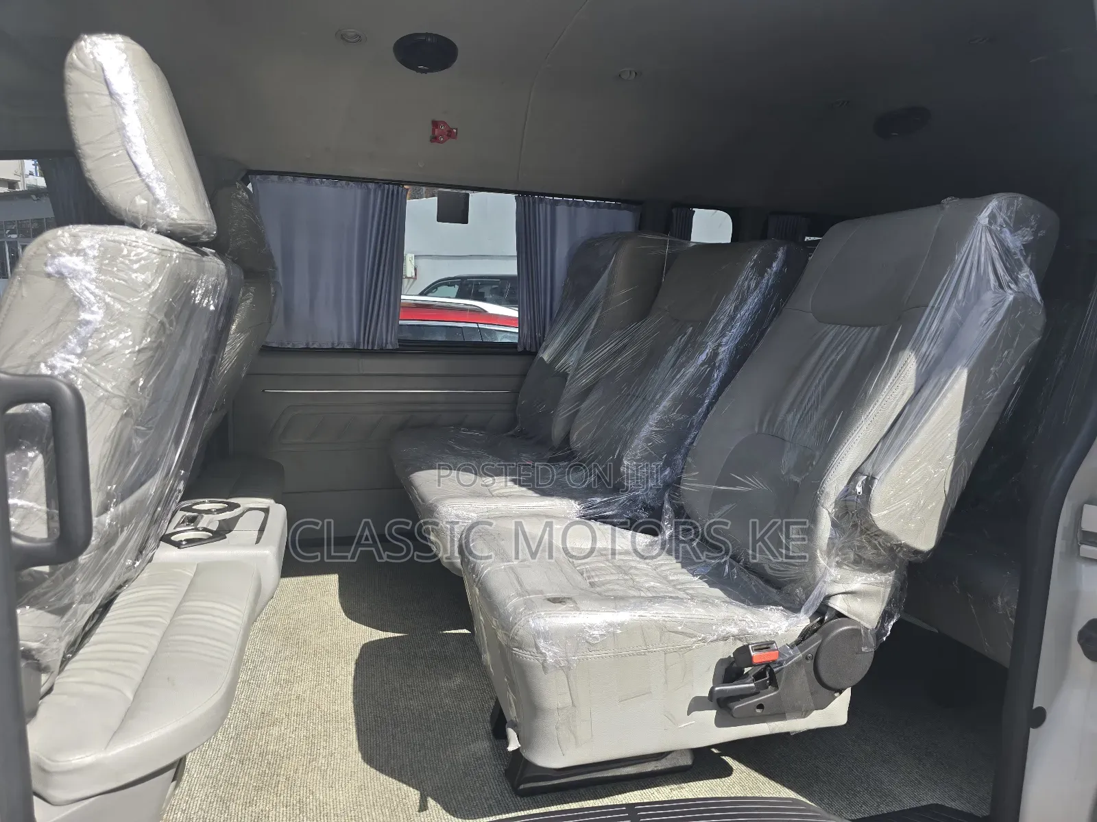 Toyota HiAce 2021 White