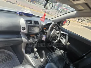 Toyota Vanguard 2013 Silver