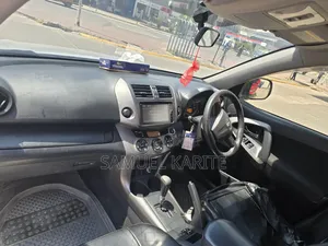 Toyota Vanguard 2013 Silver