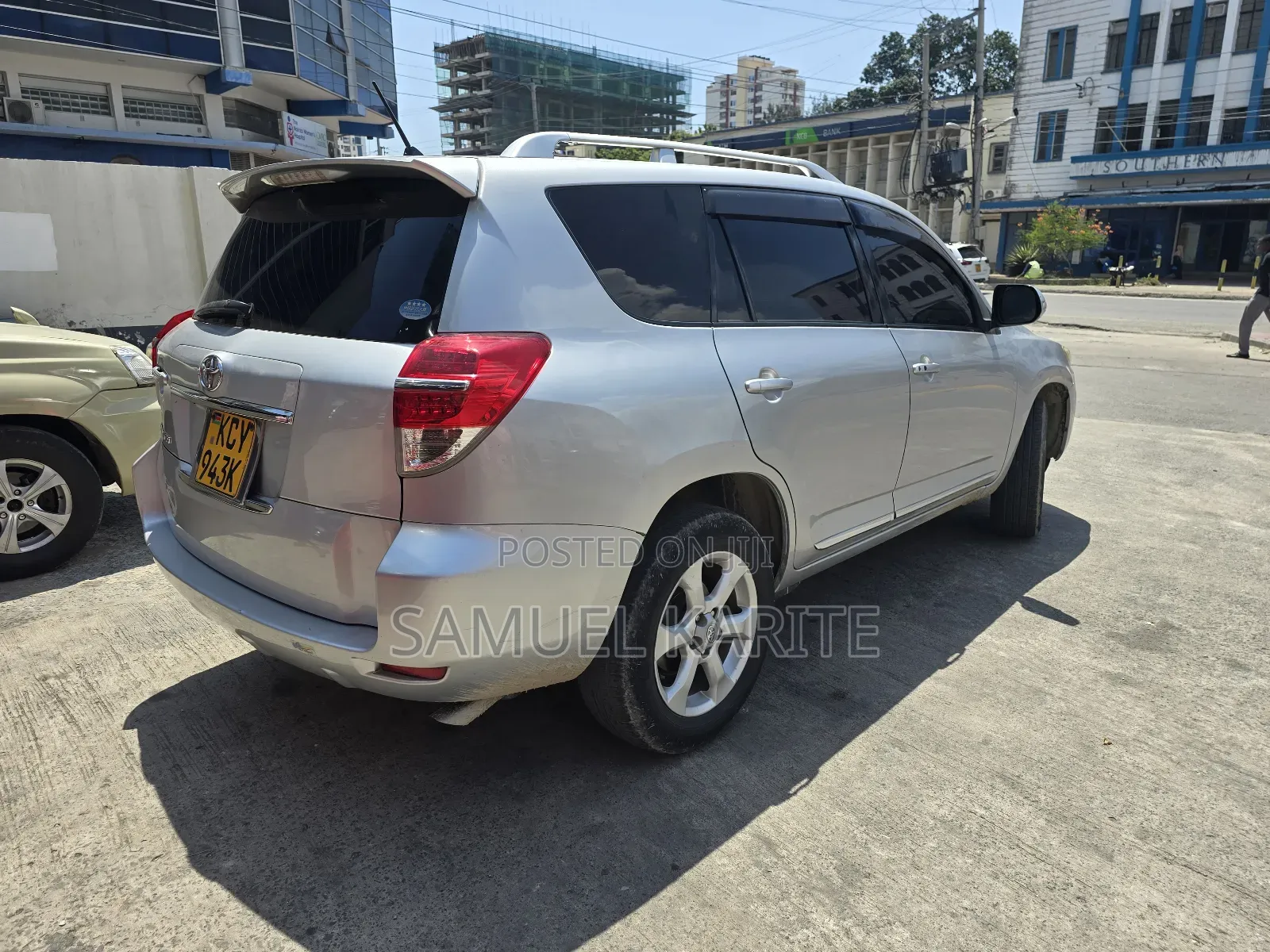 Toyota Vanguard 2013 Silver