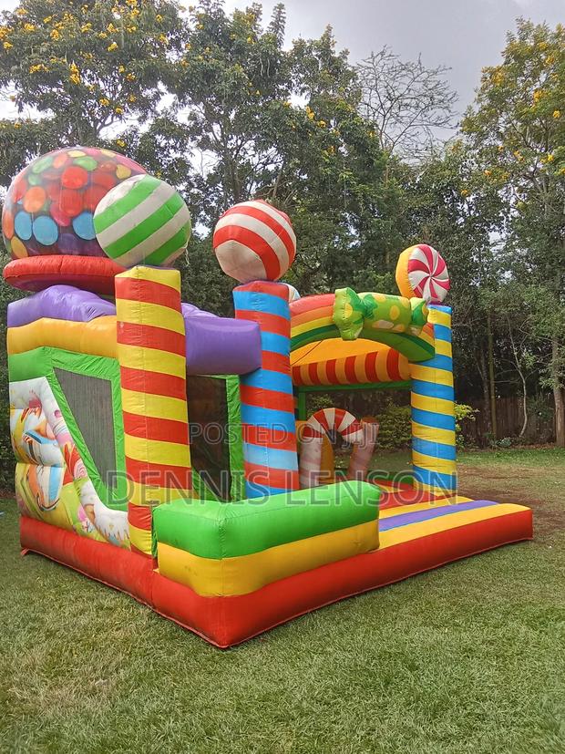 Bouncing Castles (Candy Bouncing Adventures) - main view