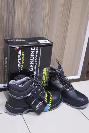 Ultimate Plus Best Heavy Duty Safety Boots-black