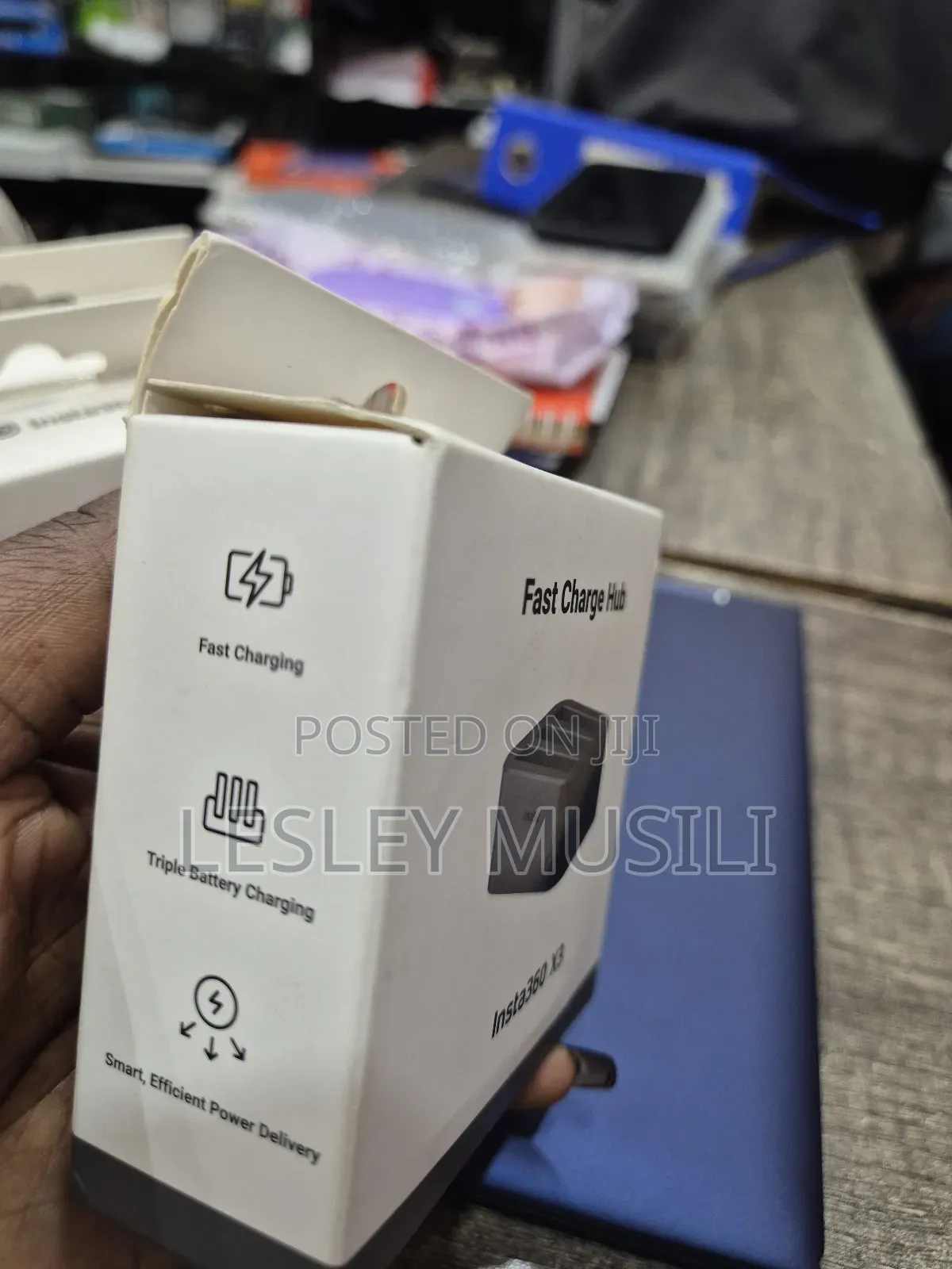 Insta 360 Fast Charge Hub for Insta 360 X3