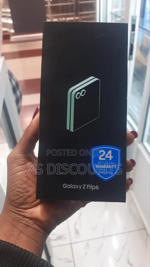 New Samsung Galaxy Z Flip6 256 GB Blue