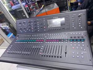 Digital Mixer MIDAS