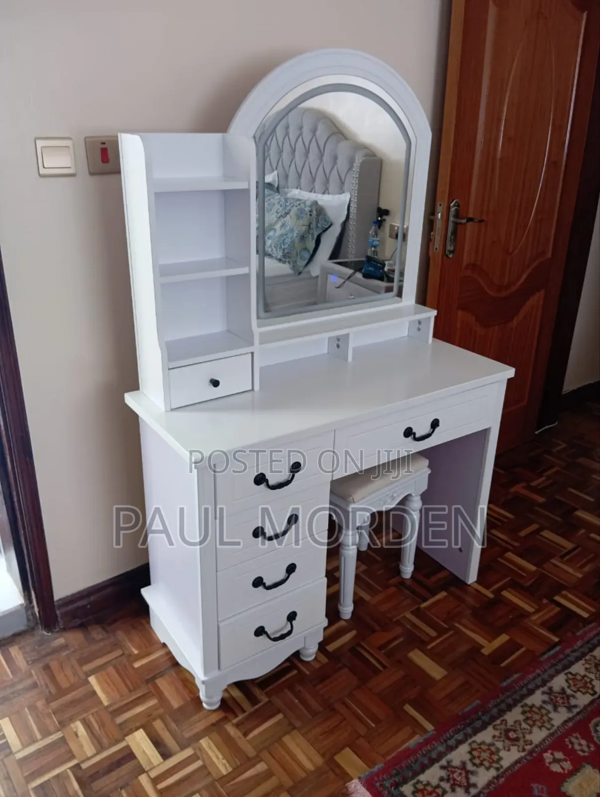 Vanity Dressing Table With a Stand Stool