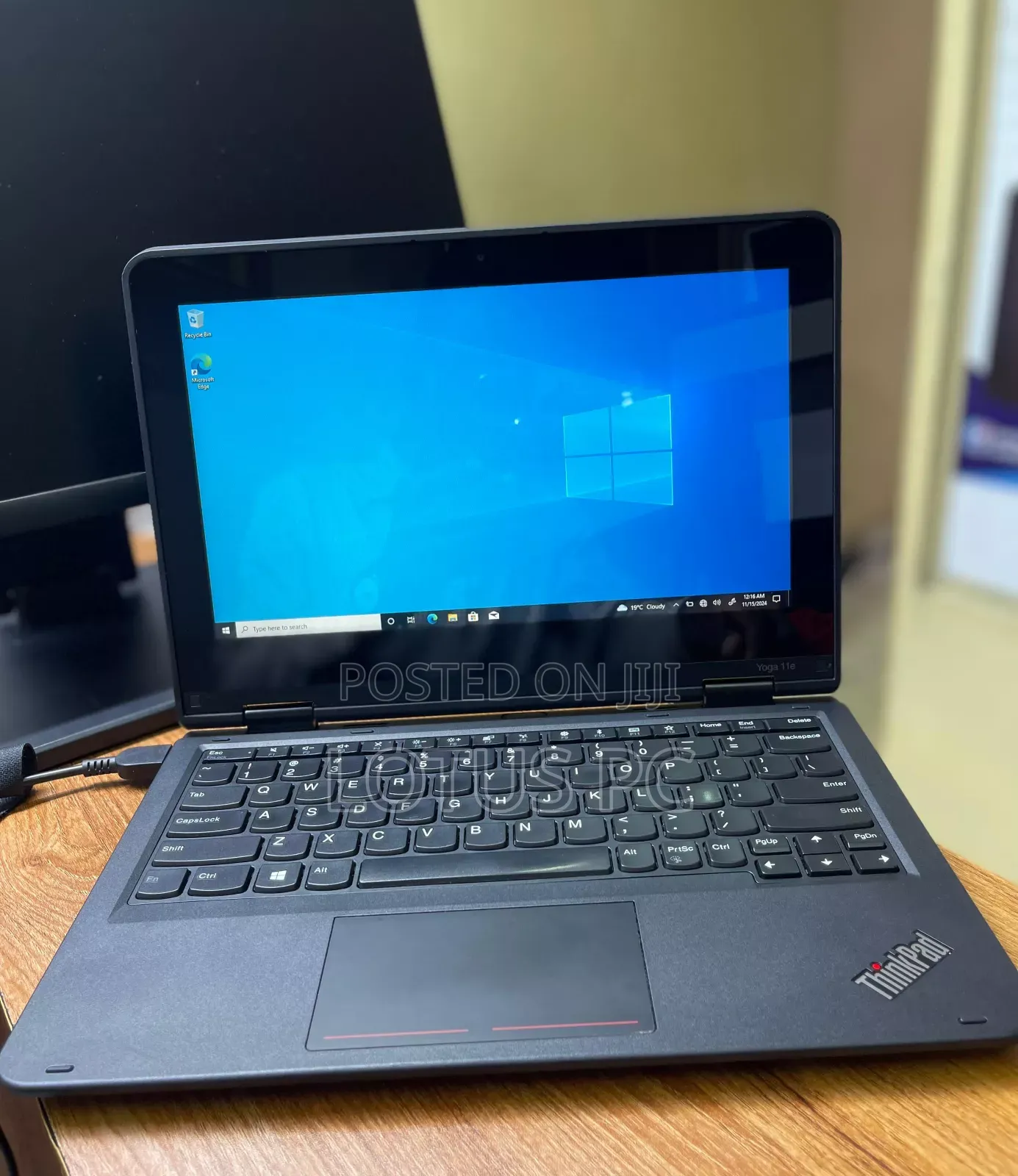 Laptop Lenovo Yoga 11e 4GB Intel Celeron SSD 128GB