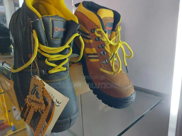 Safety Boots/Shoes Best Quality - thumbnail 2