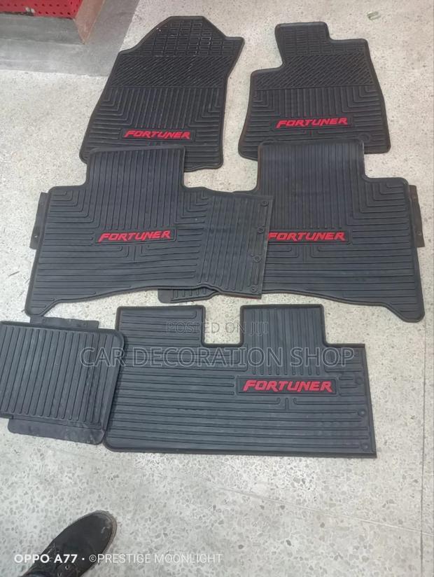 Water/Dustproof Fortuner 7 Seaters Cars Floor Mats