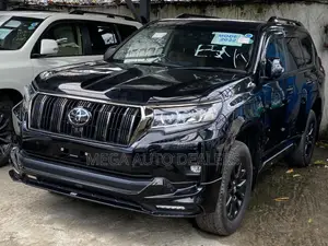 Toyota Land Cruiser Prado 2022 Black