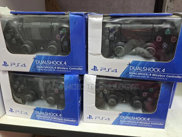 Ps4 Dual Shock Wireless Controller - thumbnail 2
