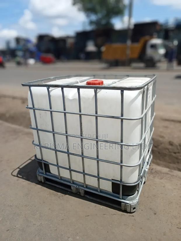 Metallic Caged Water Tanks 1000l