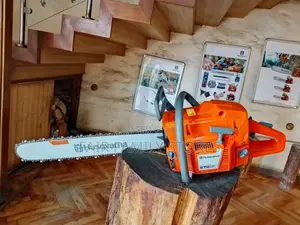 Husqvarna Chainsaw 272