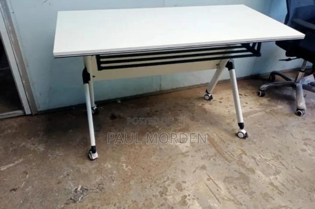 Office Computer Table With Movable Wheels