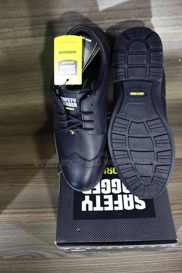 Manager Boots Goliath - main view