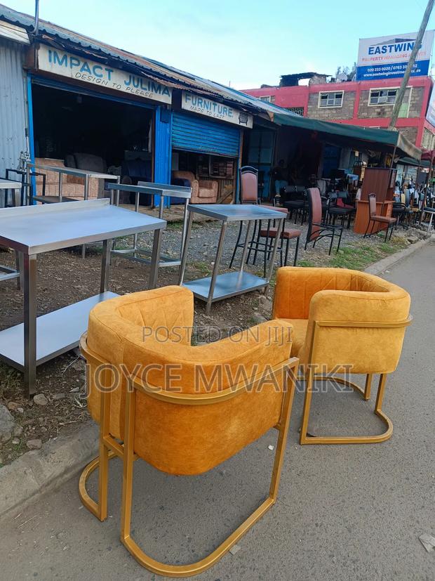 Styling Seats, Gold Colour - main view