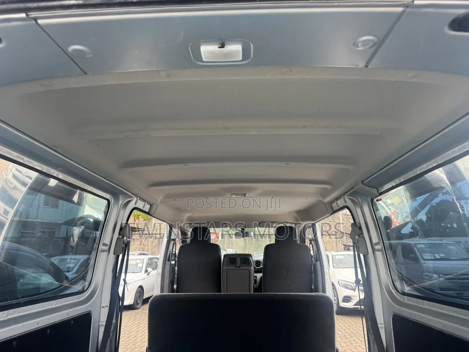 Nissan Caravan (Urvan) 2017 Silver