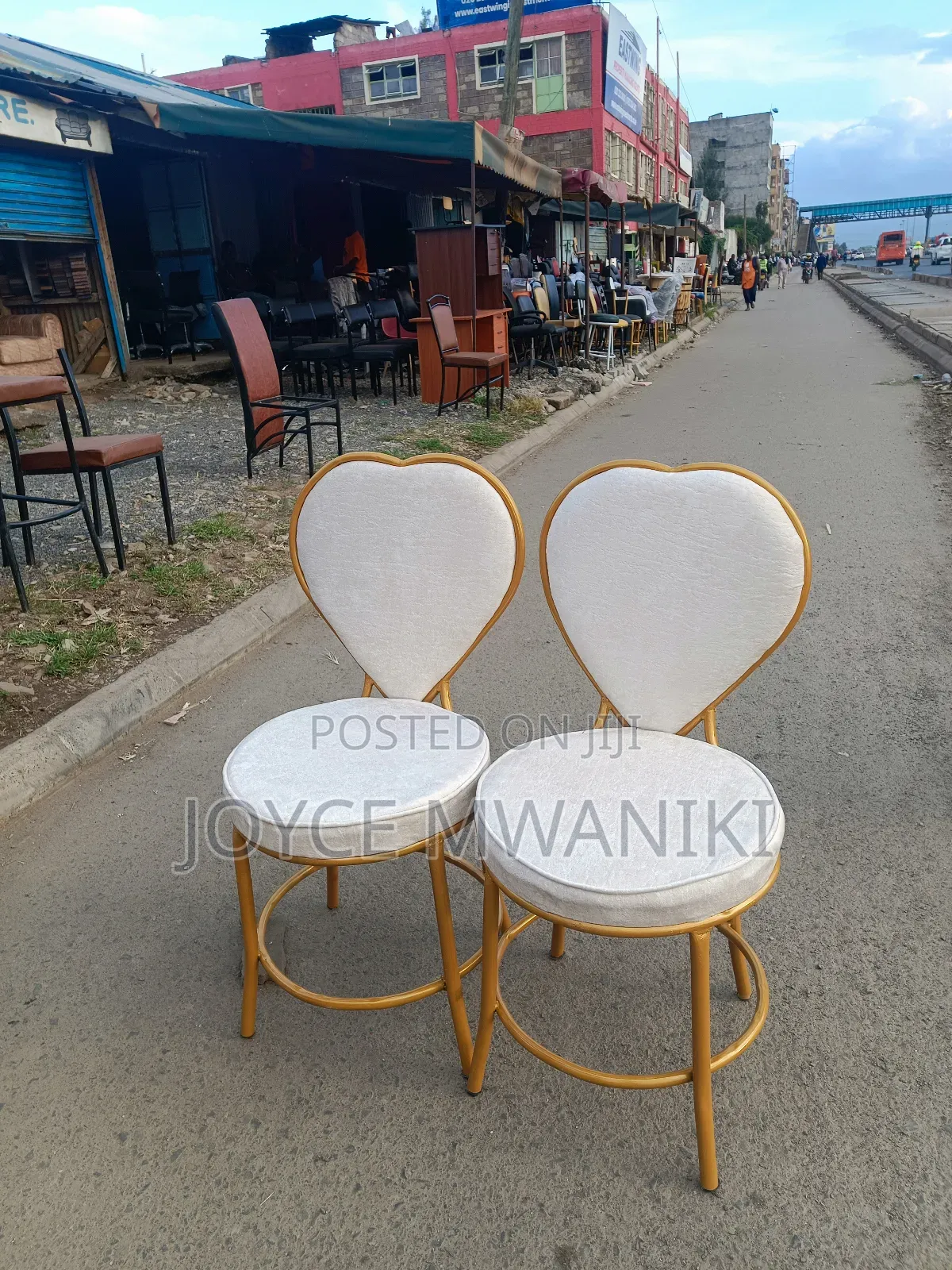 Manicure Love Seats, Cream and Gold