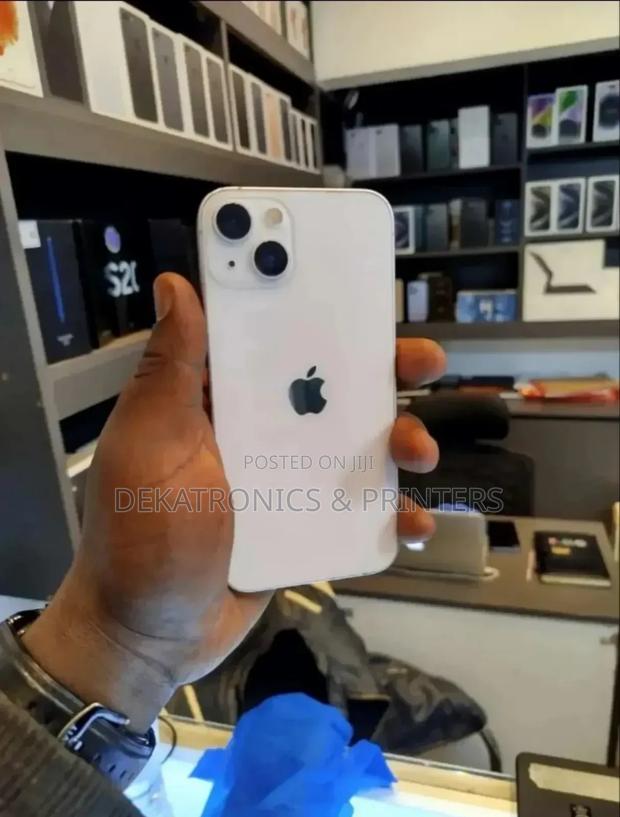 Apple iPhone 13 128 GB White - main view