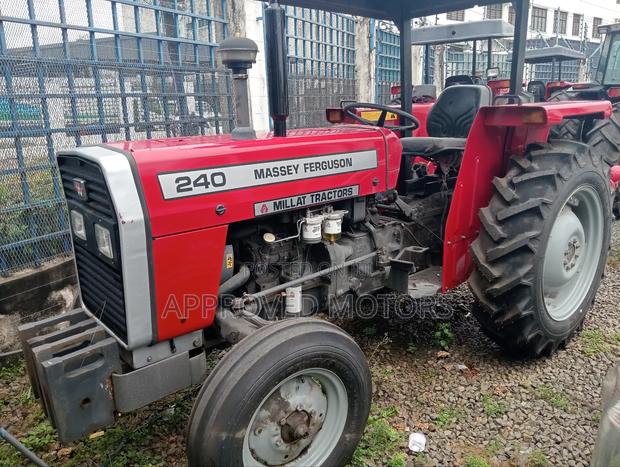 Massey Ferguson 240