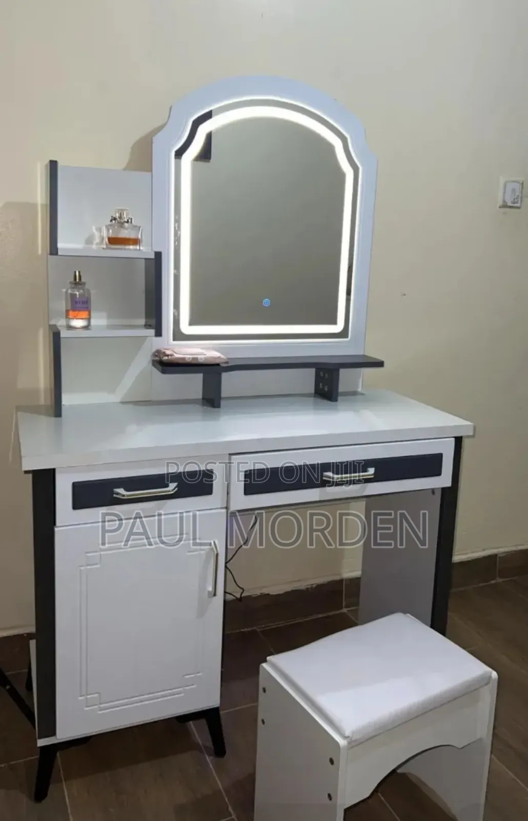 Vanity Dressing Table With a Stand Stool