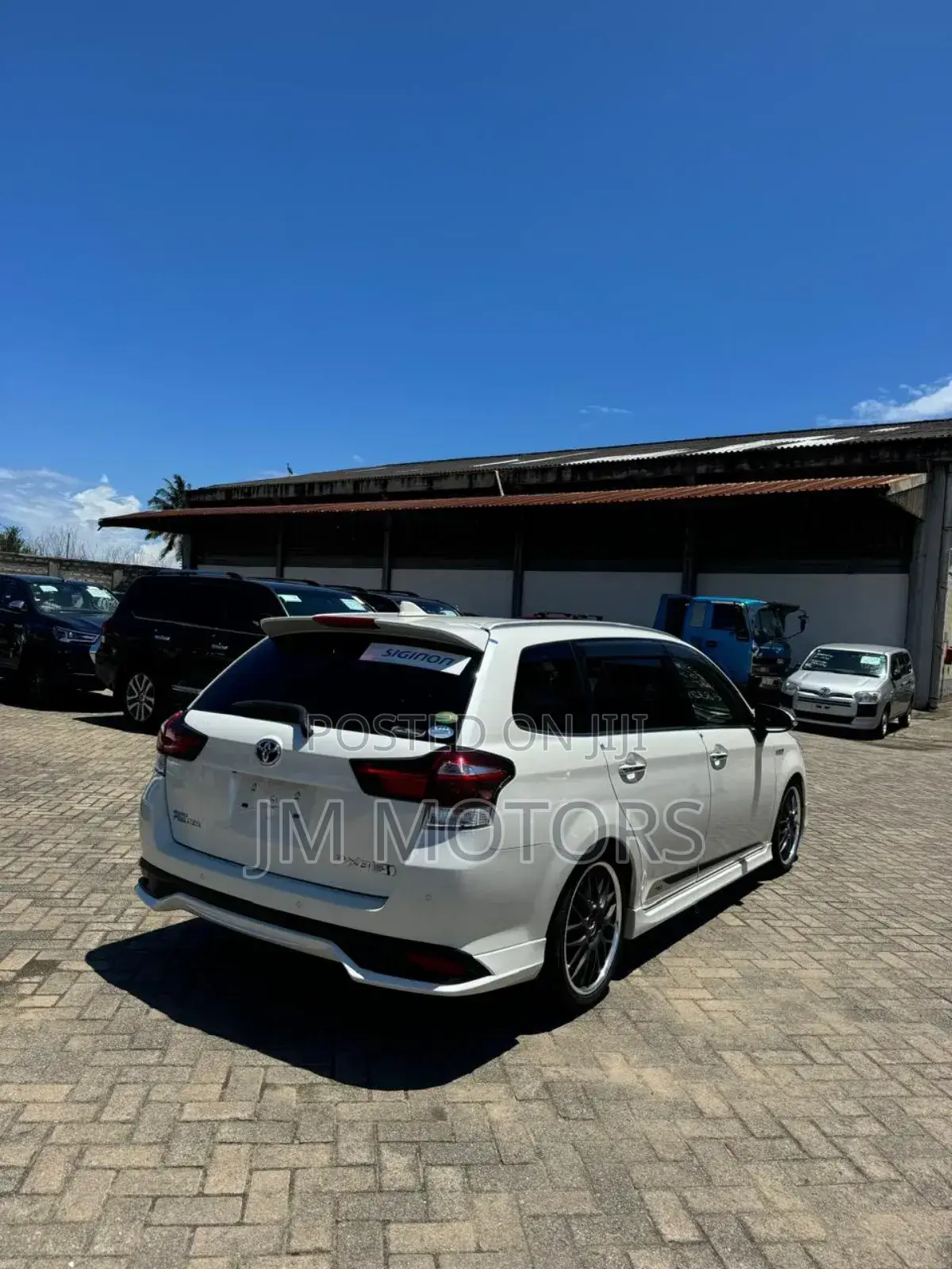 Toyota Corolla Fielder 2018 White