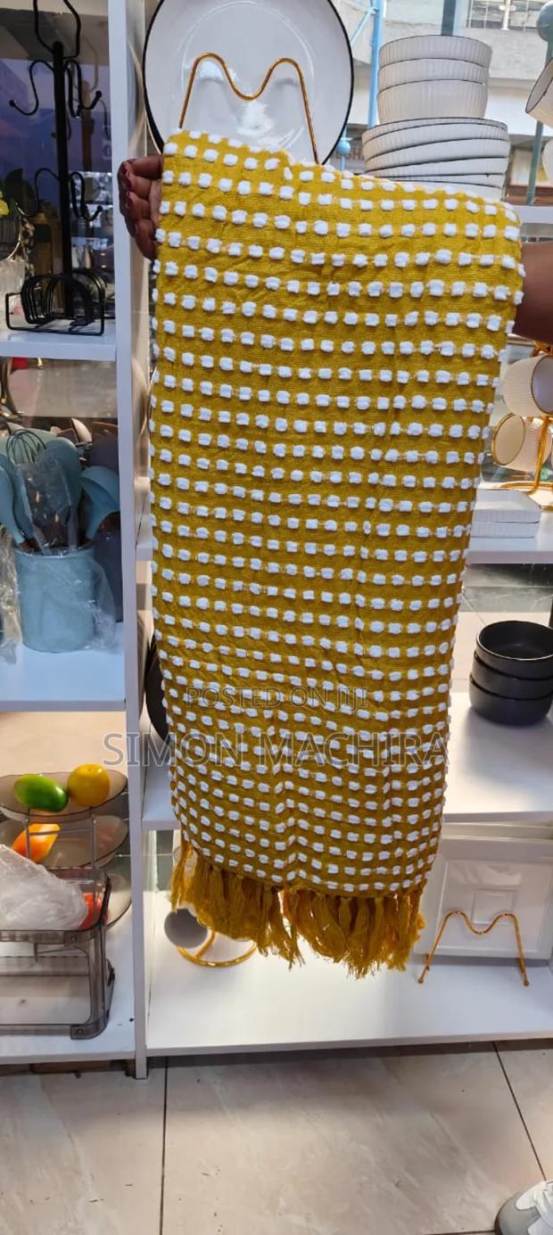 Knitted Throw Blanket - thumbnail 3