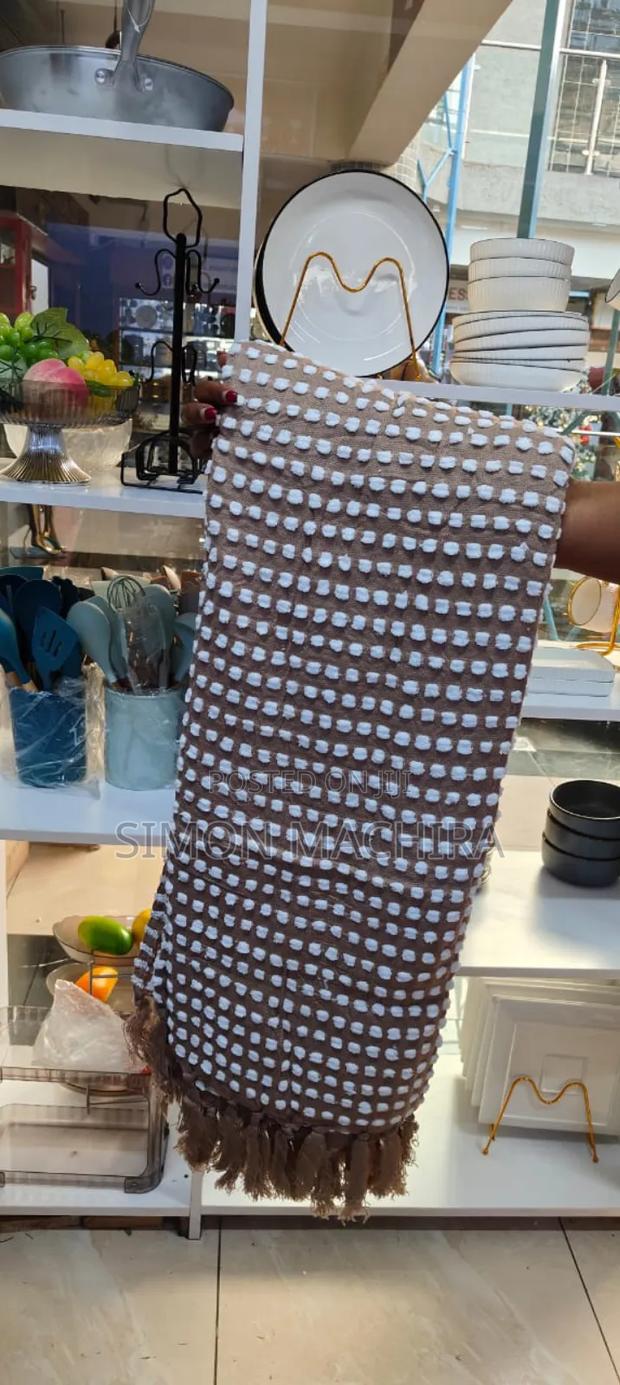 Knitted Throw Blanket - thumbnail 4