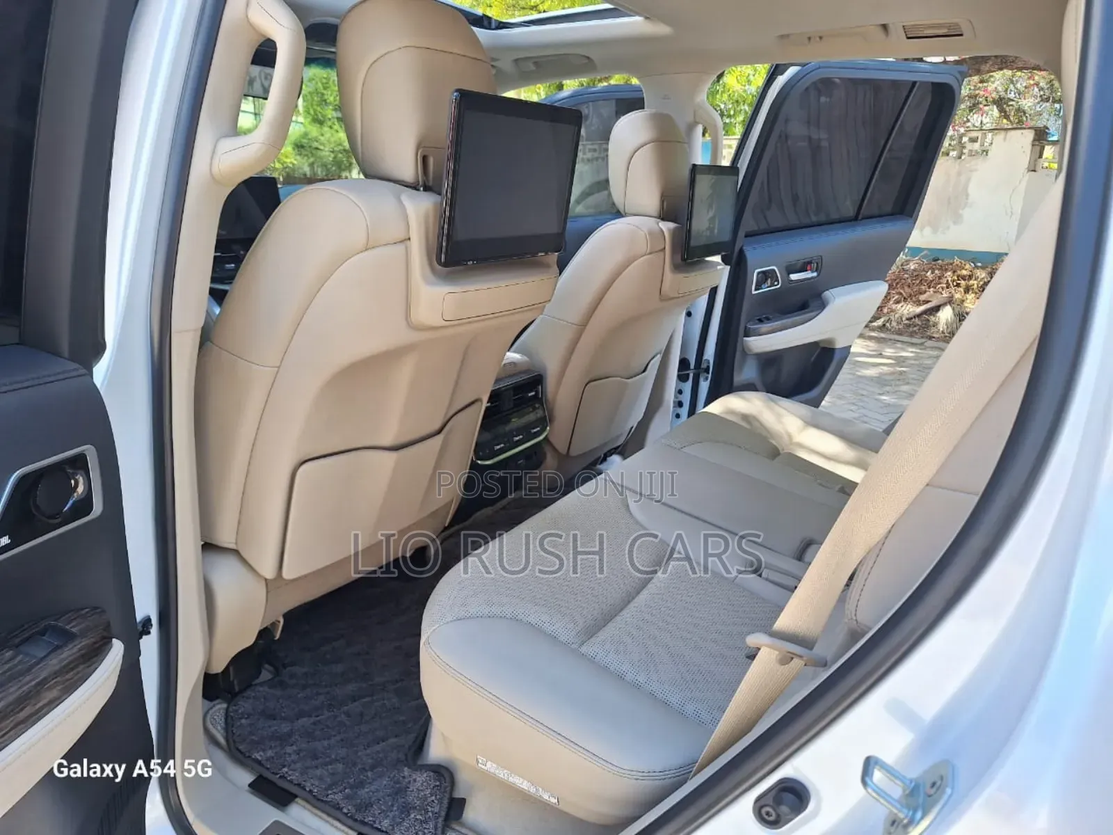 Toyota Land Cruiser 2023 White