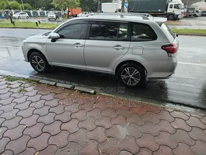 Toyota Corolla Fielder 2018 Silver