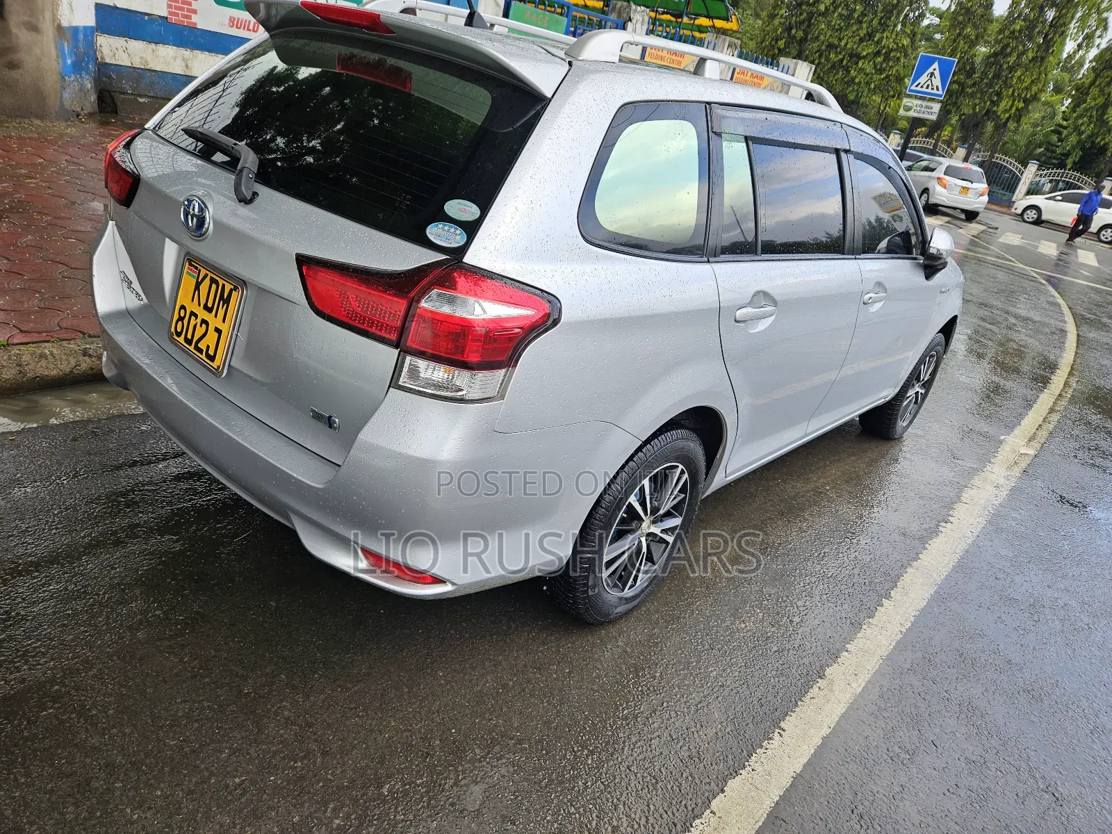 Toyota Corolla Fielder 2018 Silver