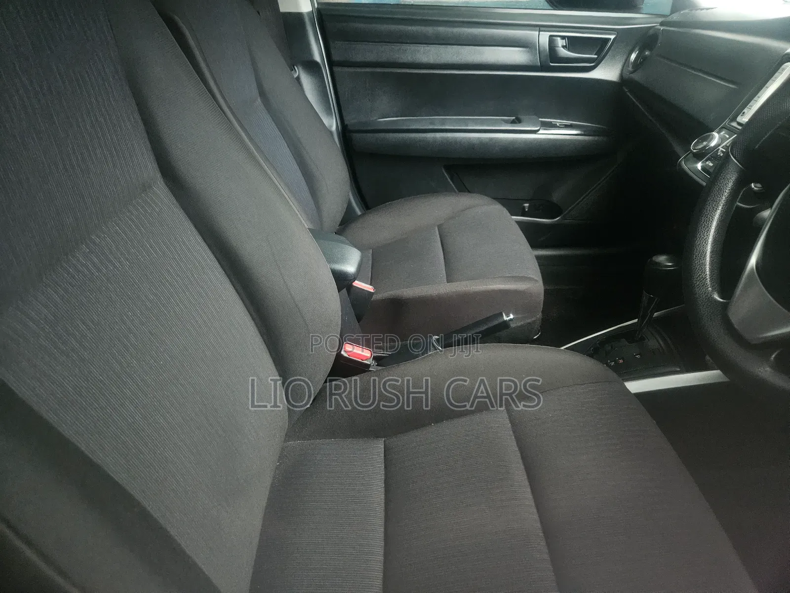 Toyota Corolla Fielder 2018 Silver