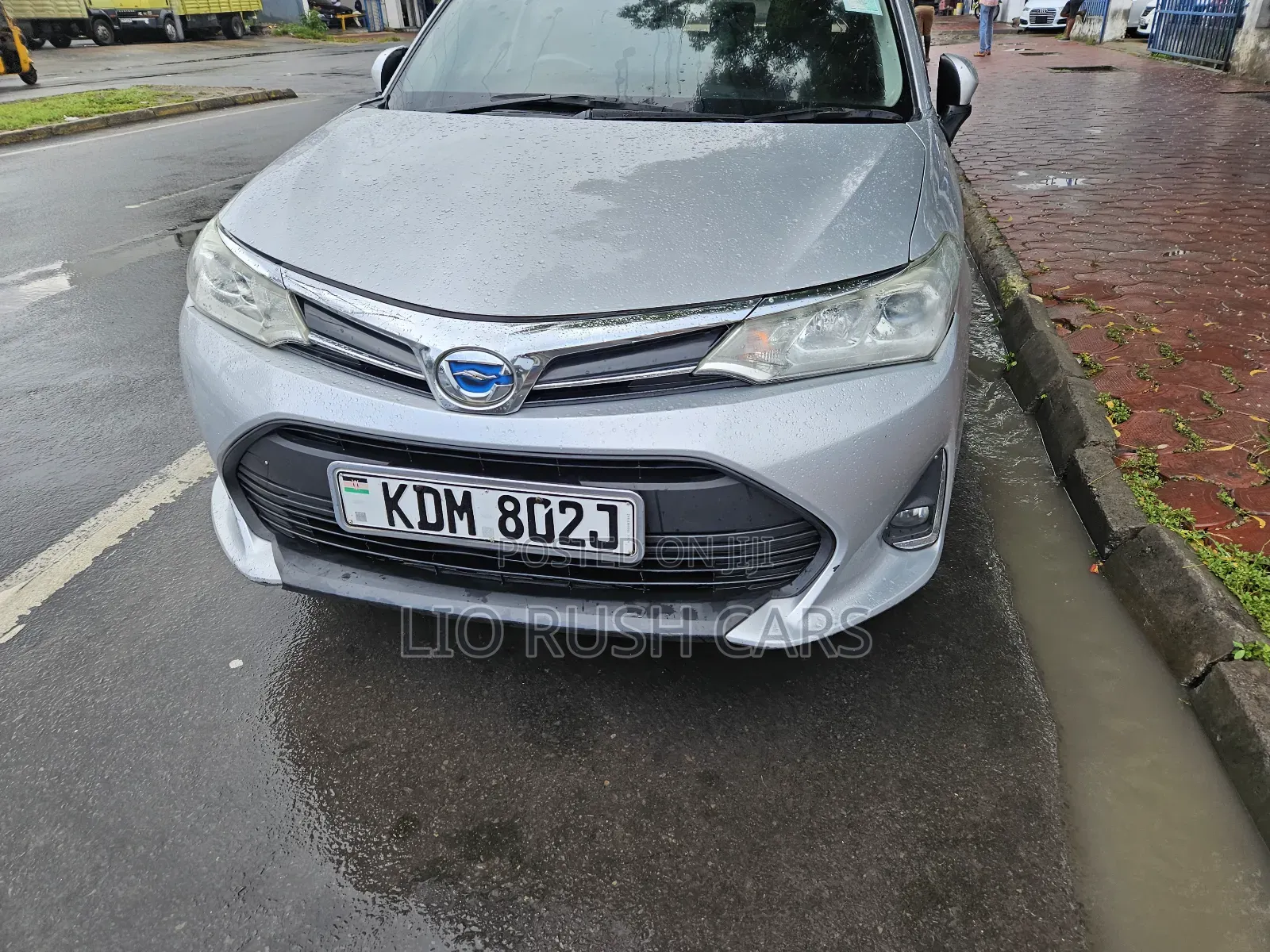 Toyota Corolla Fielder 2018 Silver