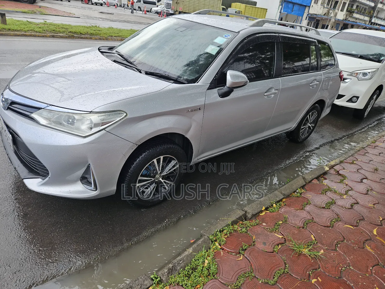 Toyota Corolla Fielder 2018 Silver