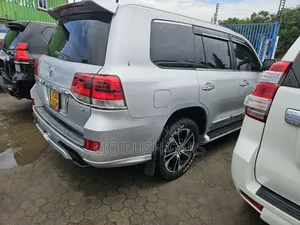 Toyota Land Cruiser 2017 Silver