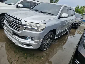 Toyota Land Cruiser 2017 Silver