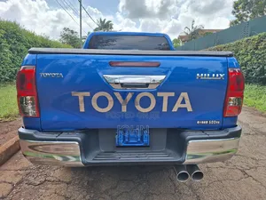 Toyota Hilux 2018 Blue